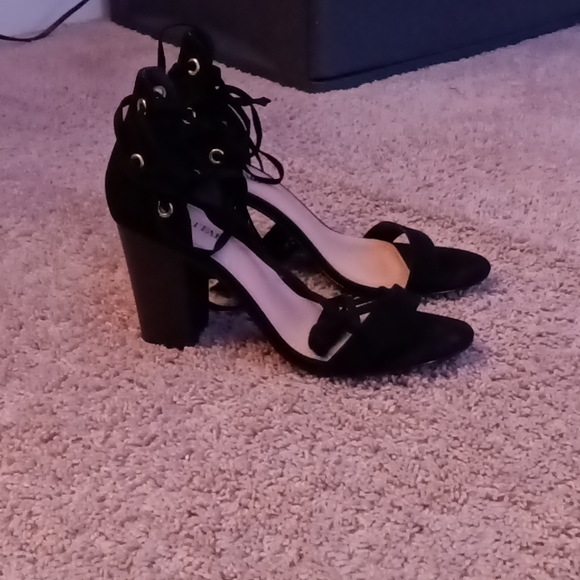 Black Chunky Heels - Picture 2 of 3